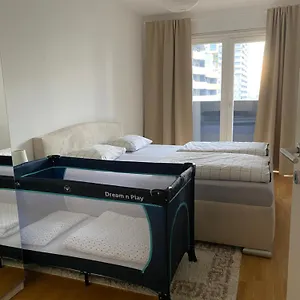 Apartment 2 Bedroom Next To Metro U1 And Garage Parking, Wien