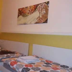 Apartment Geräumige Zentrumsnahe Altbauwohnung, Wien
